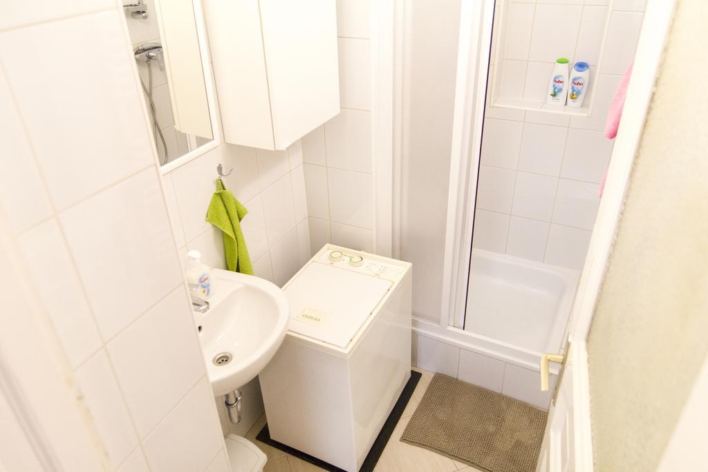 Authentic Budapest Apartment Oda fotoğraf
